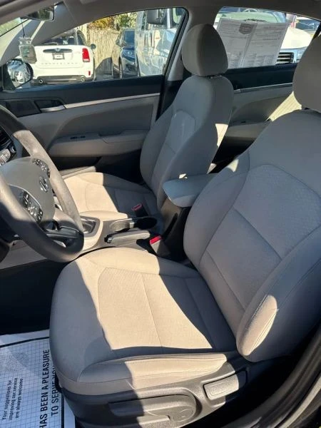 2019 Hyundai Elantra - Image 10 of 12