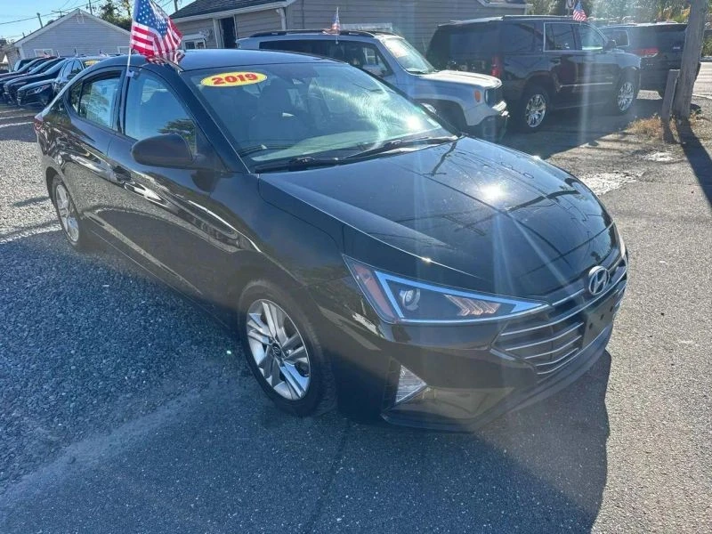 2019 Hyundai Elantra - Image 7 of 12