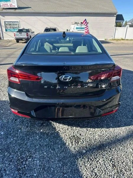 2019 Hyundai Elantra - Image 4 of 12