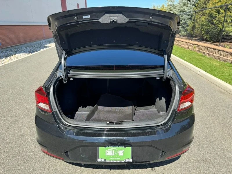 2019 Hyundai Elantra - Image 9 of 12