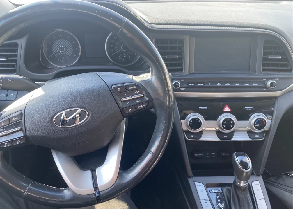 2019 Hyundai Elantra - Image 5 of 9
