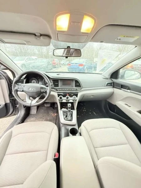 2019 Hyundai Elantra - Image 11 of 12