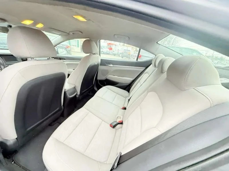 2019 Hyundai Elantra - Image 10 of 12