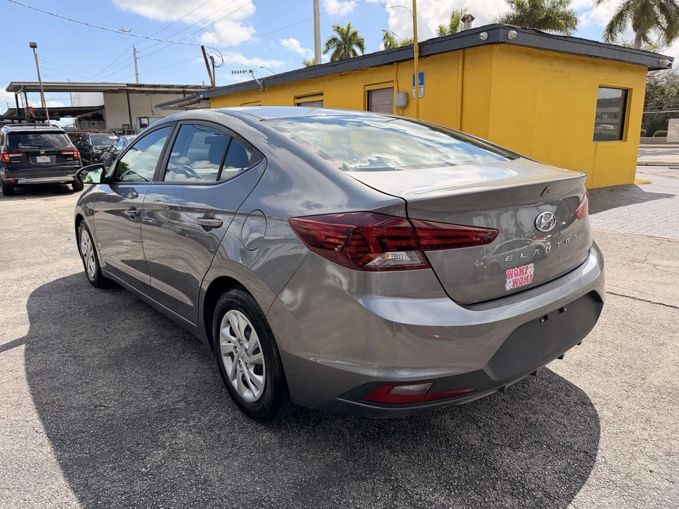 2019 Hyundai Elantra - Image 9 of 14