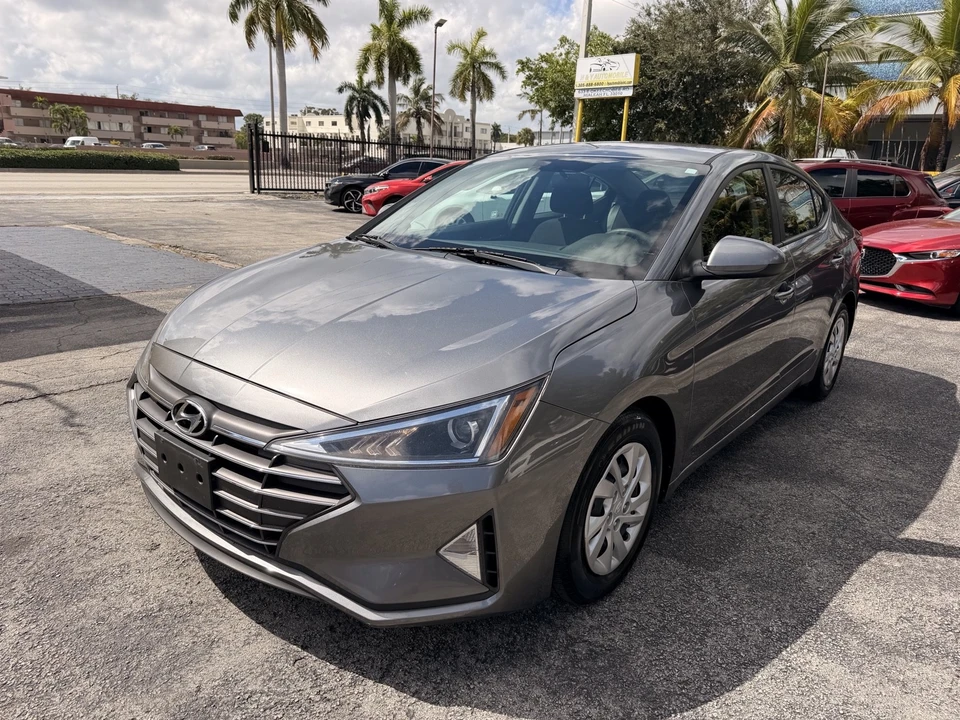 2019 Hyundai Elantra - Image 2 of 14