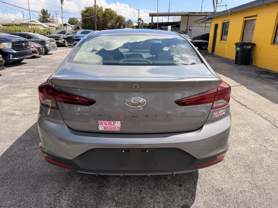 2019 Hyundai Elantra - Image 8 of 14