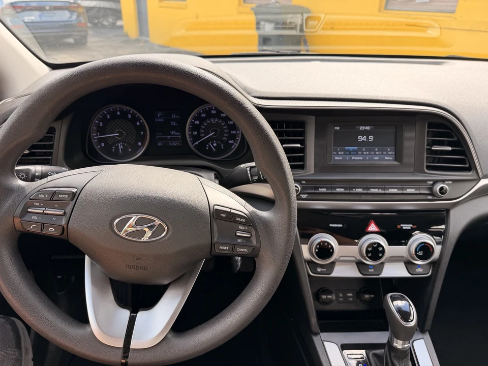 2019 Hyundai Elantra - Image 13 of 14