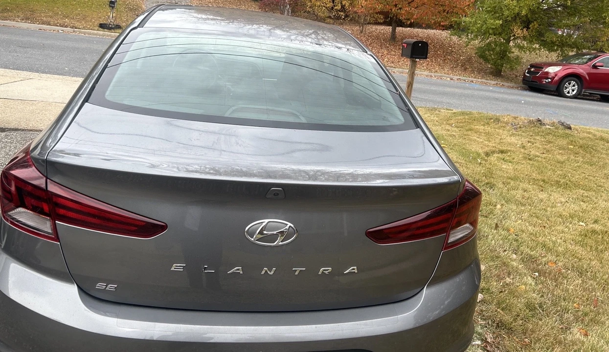 2019 Hyundai Elantra - Image 4 of 7