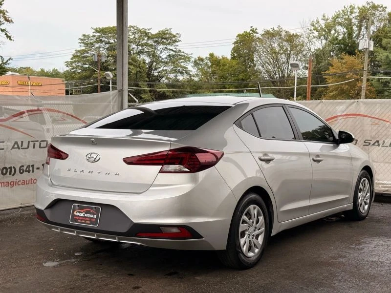 2019 Hyundai Elantra - Image 11 of 12
