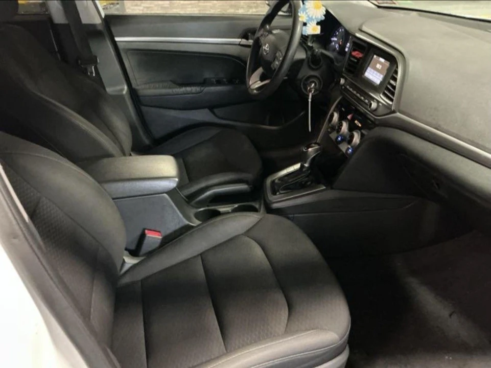 2019 Hyundai Elantra - Image 5 of 7