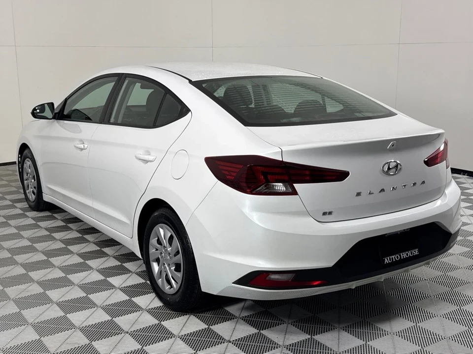 2019 Hyundai Elantra - Image 7 of 12