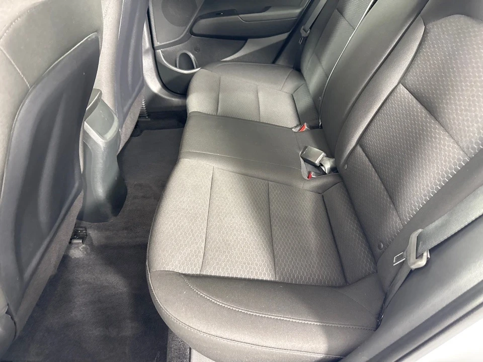 2019 Hyundai Elantra - Image 19 of 21
