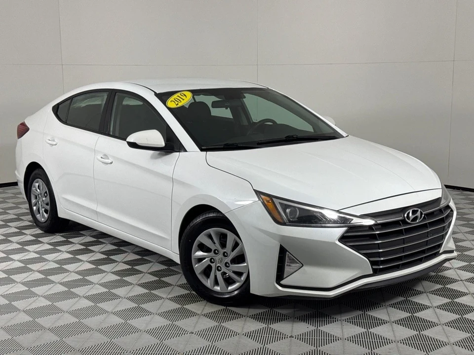 2019 Hyundai Elantra - Image 2 of 12
