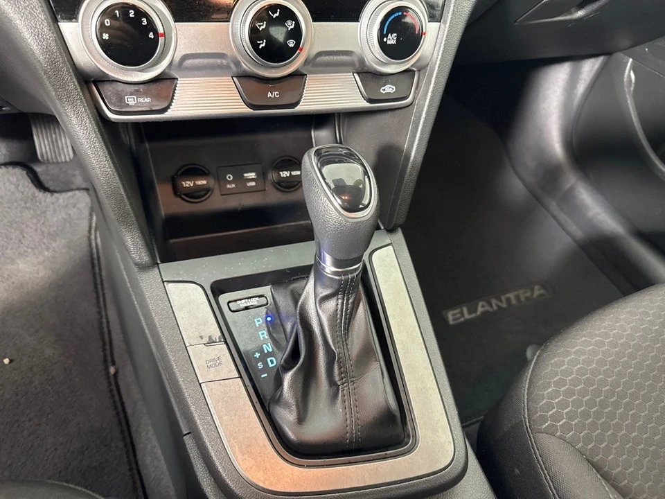 2019 Hyundai Elantra - Image 18 of 21