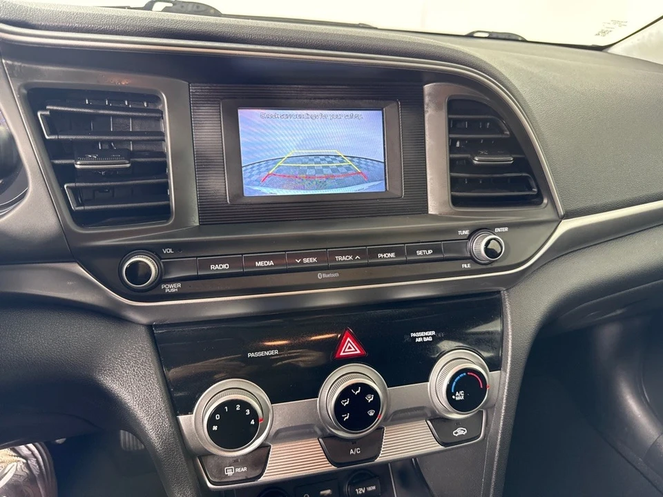 2019 Hyundai Elantra - Image 17 of 21