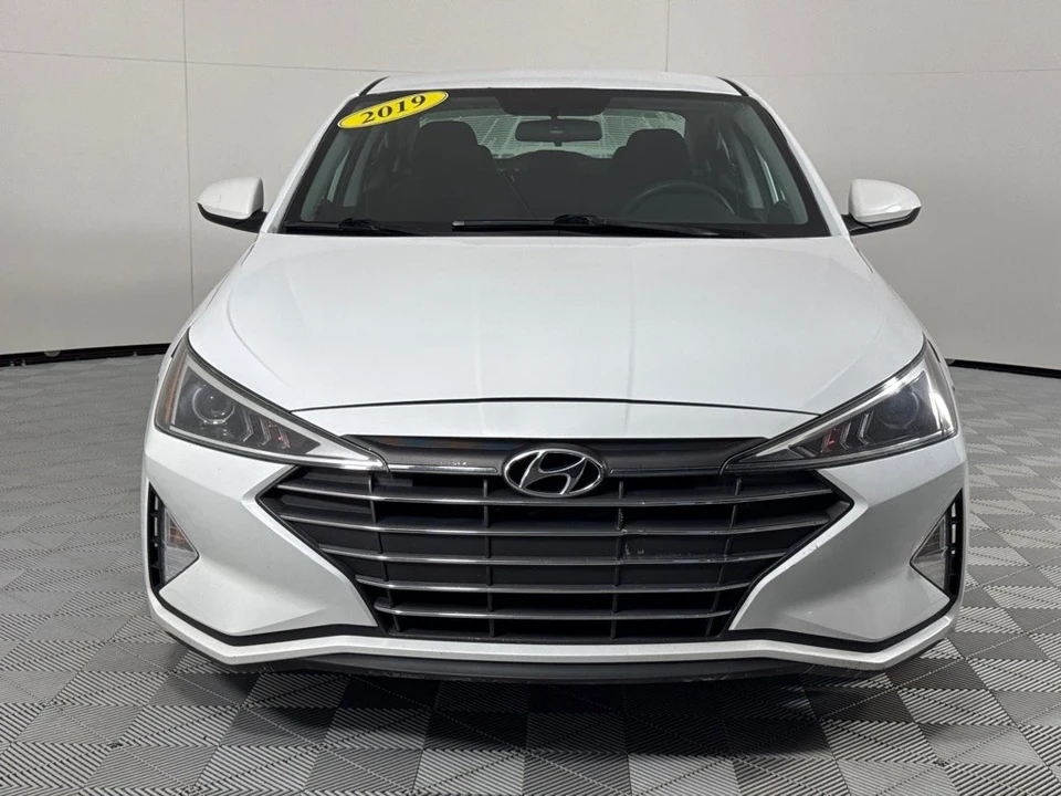 2019 Hyundai Elantra - Image 10 of 12