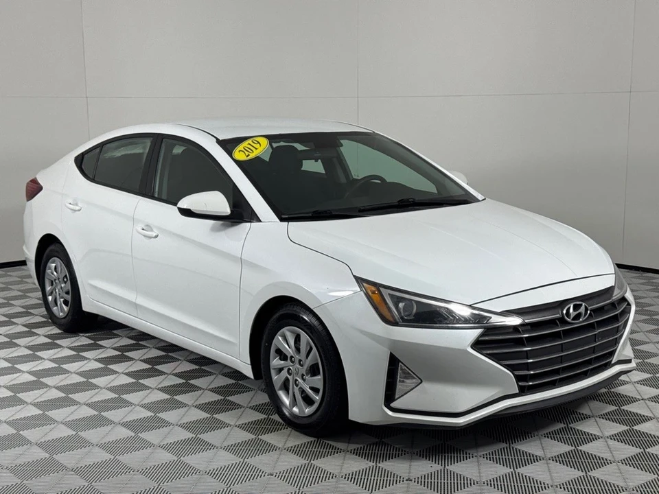 2019 Hyundai Elantra - Image 3 of 12
