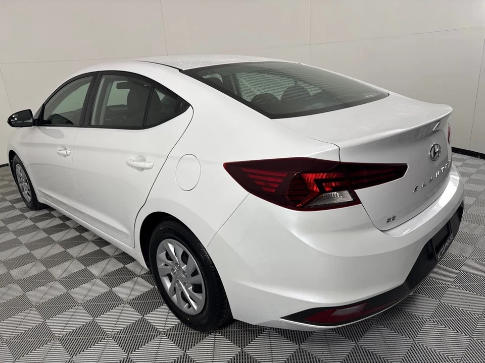 2019 Hyundai Elantra - Image 8 of 12