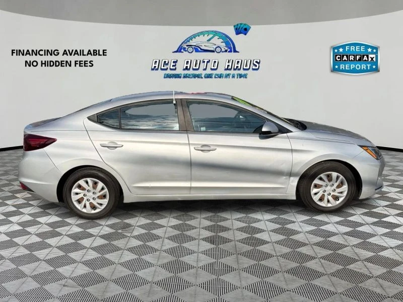 2019 Hyundai Elantra - Image 8 of 12