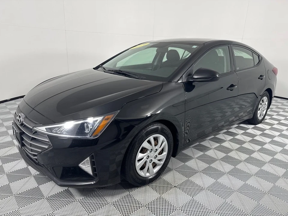 2019 Hyundai Elantra - Image 9 of 12