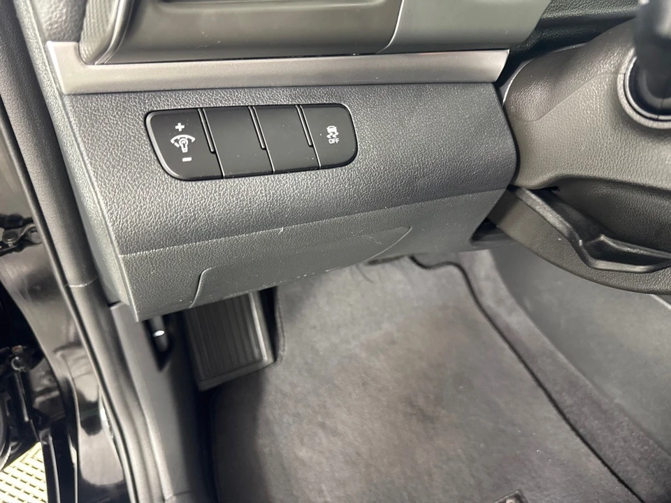 2019 Hyundai Elantra - Image 15 of 21