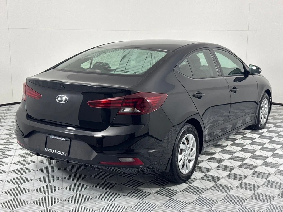 2019 Hyundai Elantra - Image 5 of 12