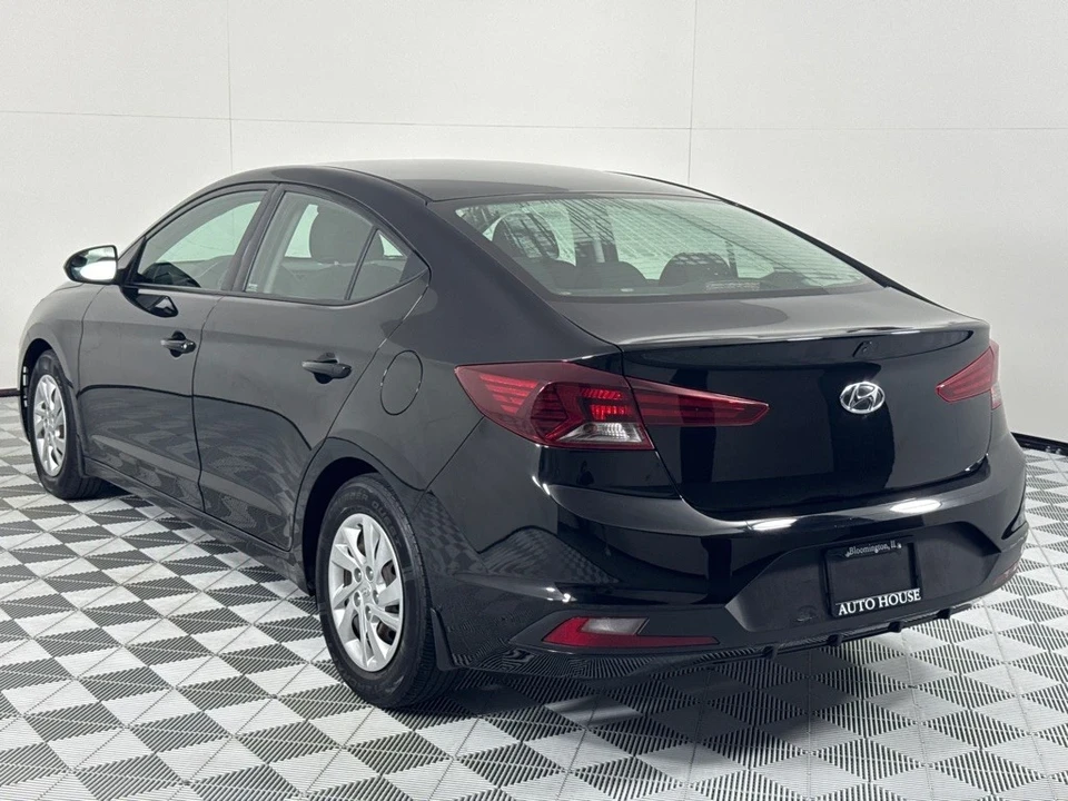 2019 Hyundai Elantra - Image 7 of 12