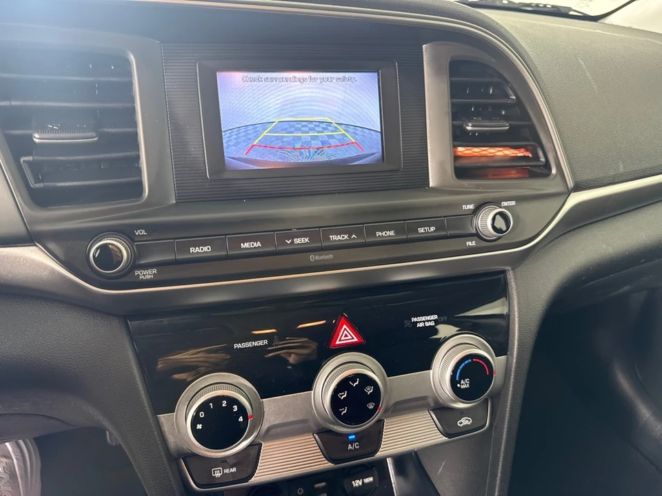 2019 Hyundai Elantra - Image 18 of 21