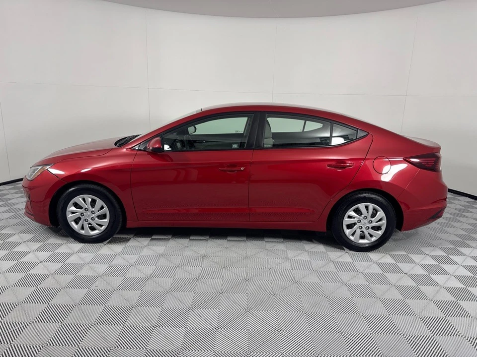 2019 Hyundai Elantra - Image 5 of 12