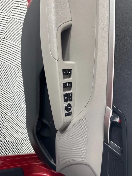2019 Hyundai Elantra - Image 6 of 12