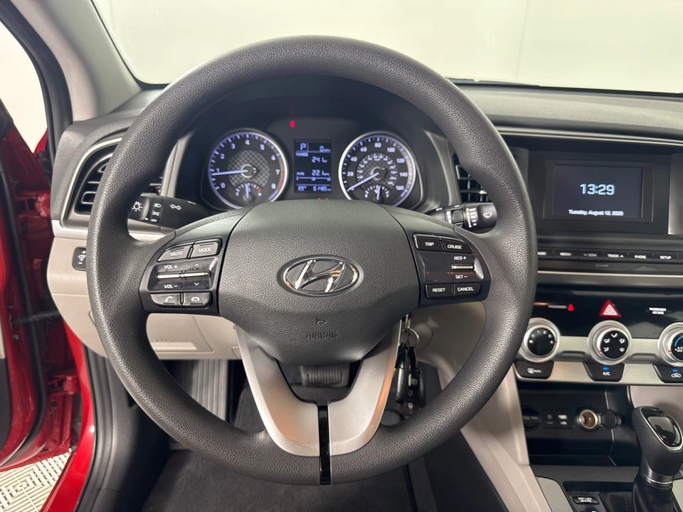 2019 Hyundai Elantra - Image 10 of 12