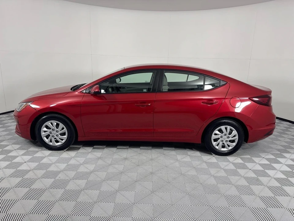 2019 Hyundai Elantra - Image 5 of 12