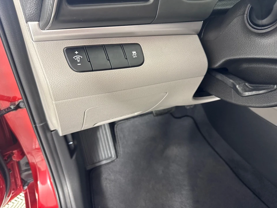2019 Hyundai Elantra - Image 9 of 12