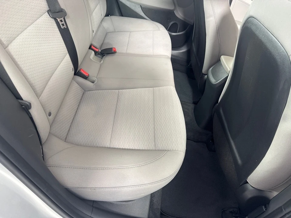 2019 Hyundai Elantra - Image 19 of 21