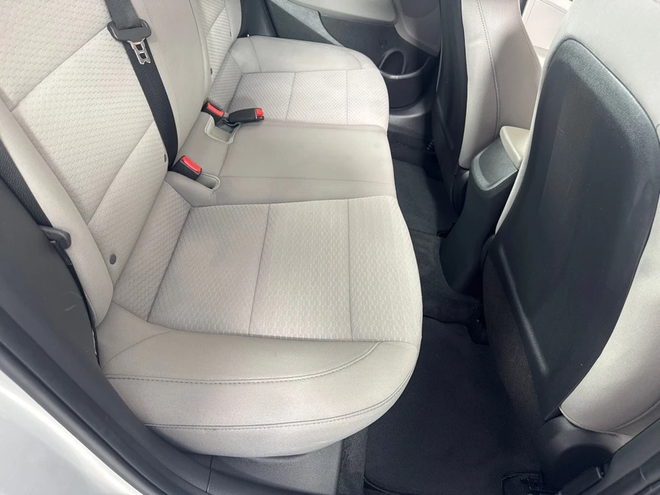 2019 Hyundai Elantra - Image 19 of 21