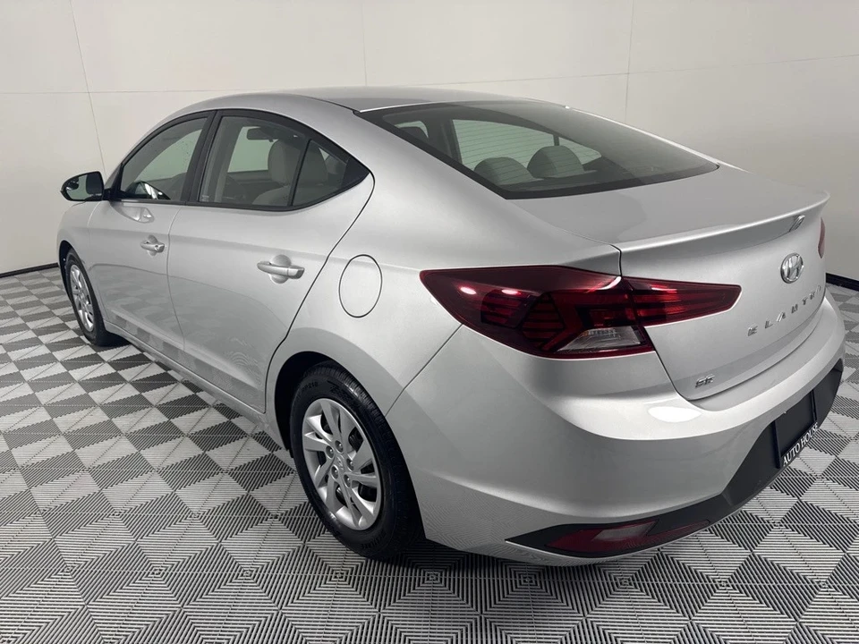 2019 Hyundai Elantra - Image 8 of 21