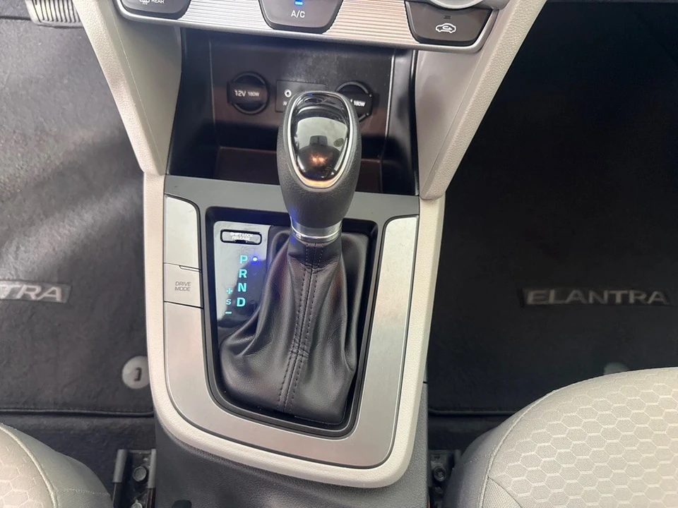2019 Hyundai Elantra - Image 16 of 21