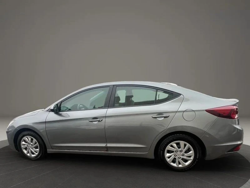 2019 Hyundai Elantra - Image 8 of 12