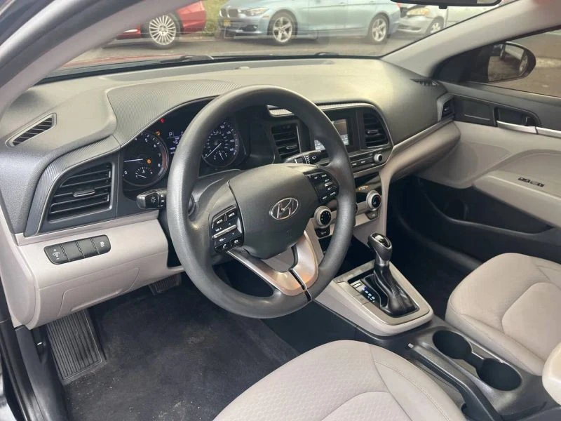 2019 Hyundai Elantra - Image 5 of 12