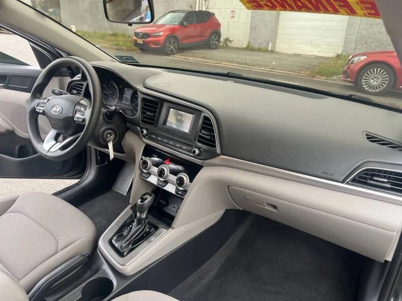 2019 Hyundai Elantra - Image 10 of 12