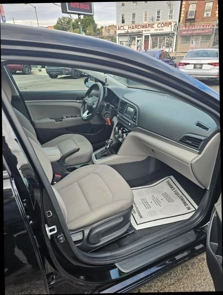 2019 Hyundai Elantra - Image 8 of 12
