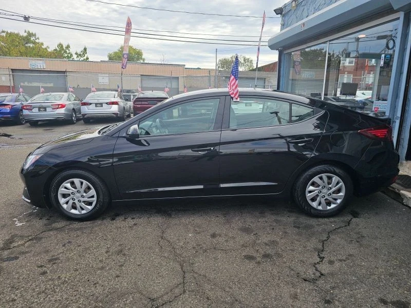 2019 Hyundai Elantra - Image 2 of 12