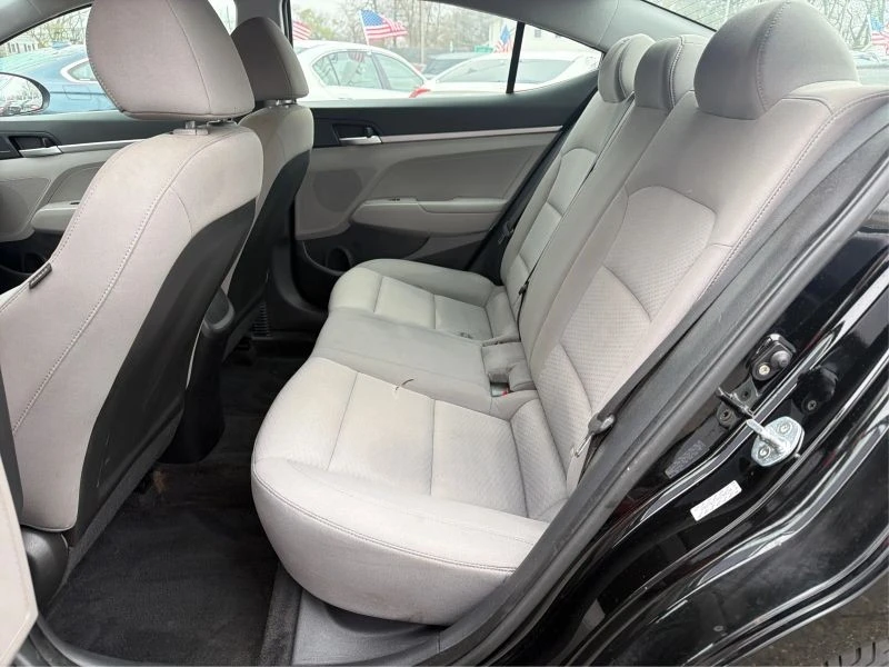 2019 Hyundai Elantra - Image 10 of 12