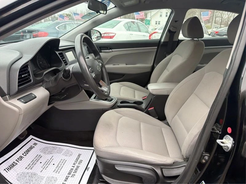 2019 Hyundai Elantra - Image 9 of 12