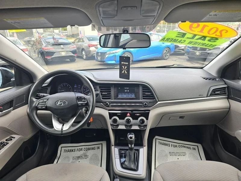 2019 Hyundai Elantra - Image 10 of 12