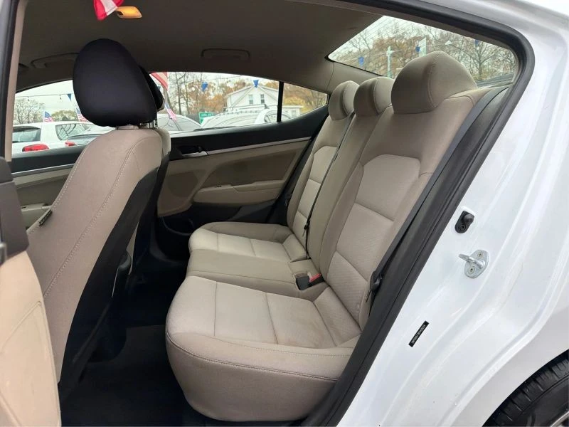 2019 Hyundai Elantra - Image 10 of 12