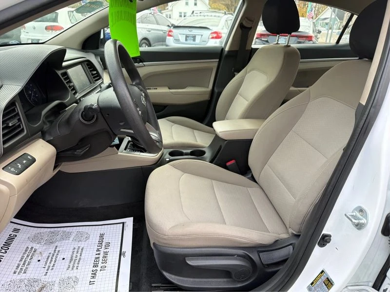 2019 Hyundai Elantra - Image 9 of 12