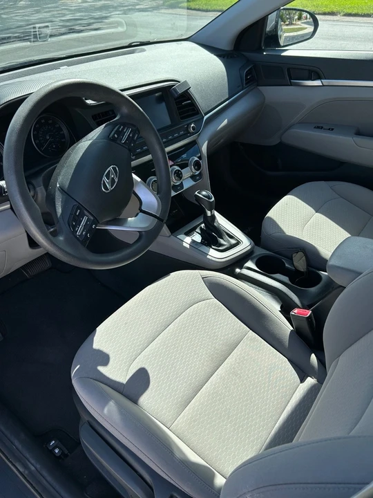 2019 Hyundai Elantra - Image 8 of 11