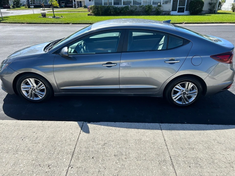 2019 Hyundai Elantra - Image 6 of 11