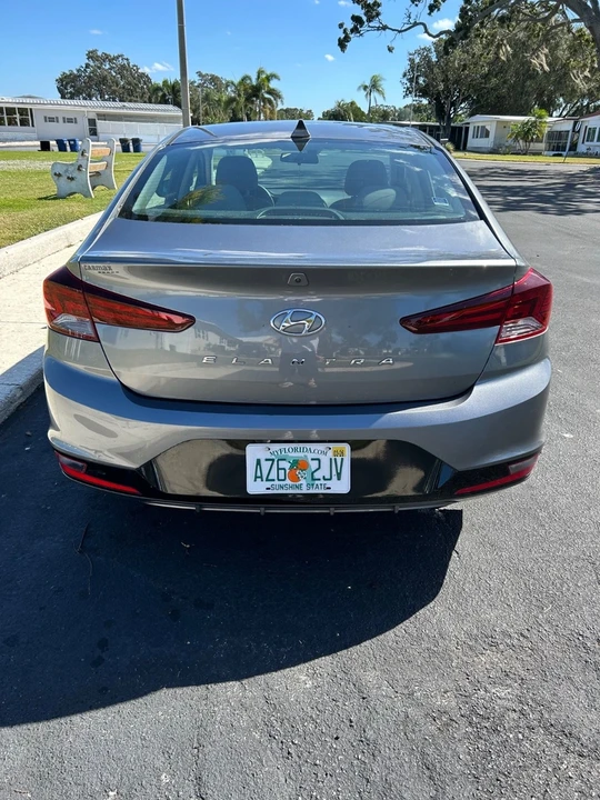 2019 Hyundai Elantra - Image 2 of 11
